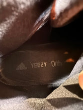 Load image into Gallery viewer, adidas Pre-Owned YEEZY QNTM Sneakers 11.5 - view 6
